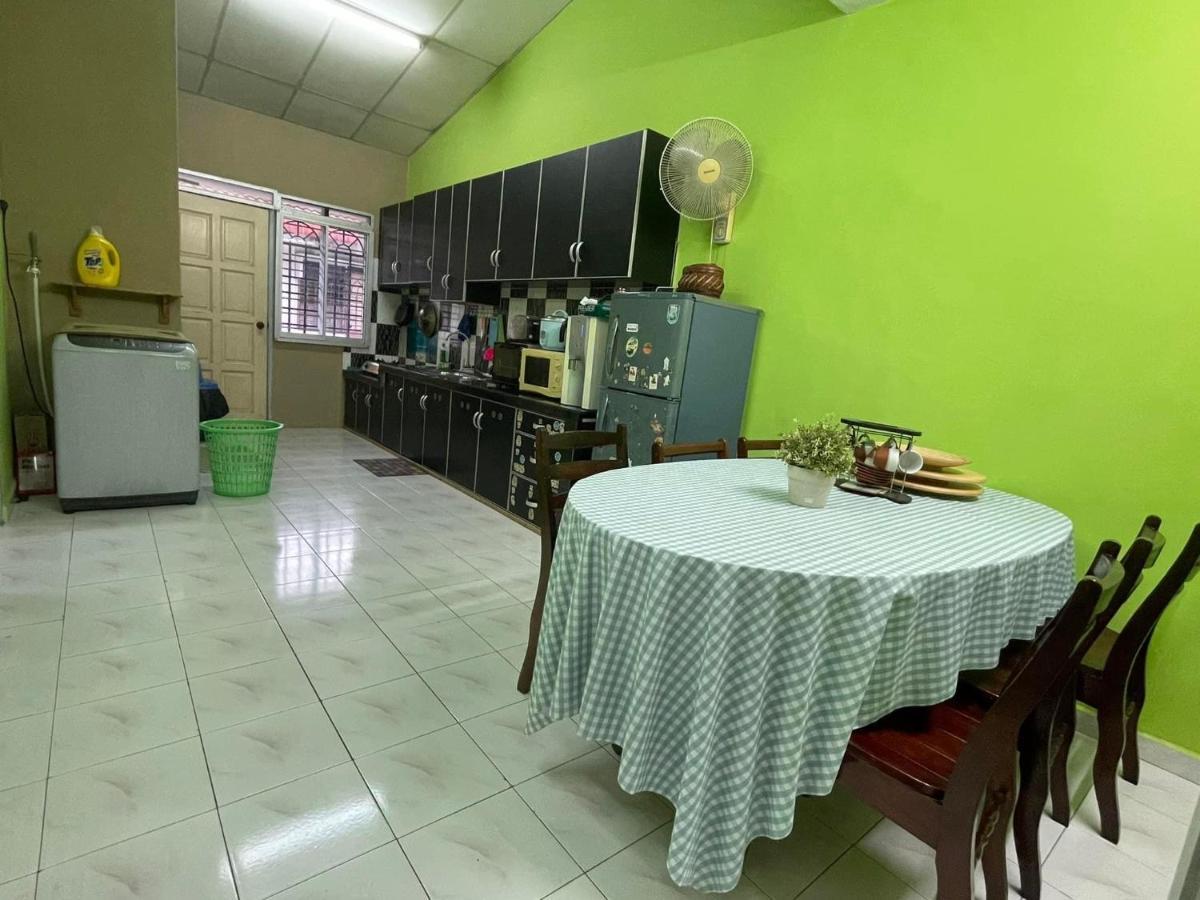 Homestaymuslim Di Teluk Intan Exterior foto