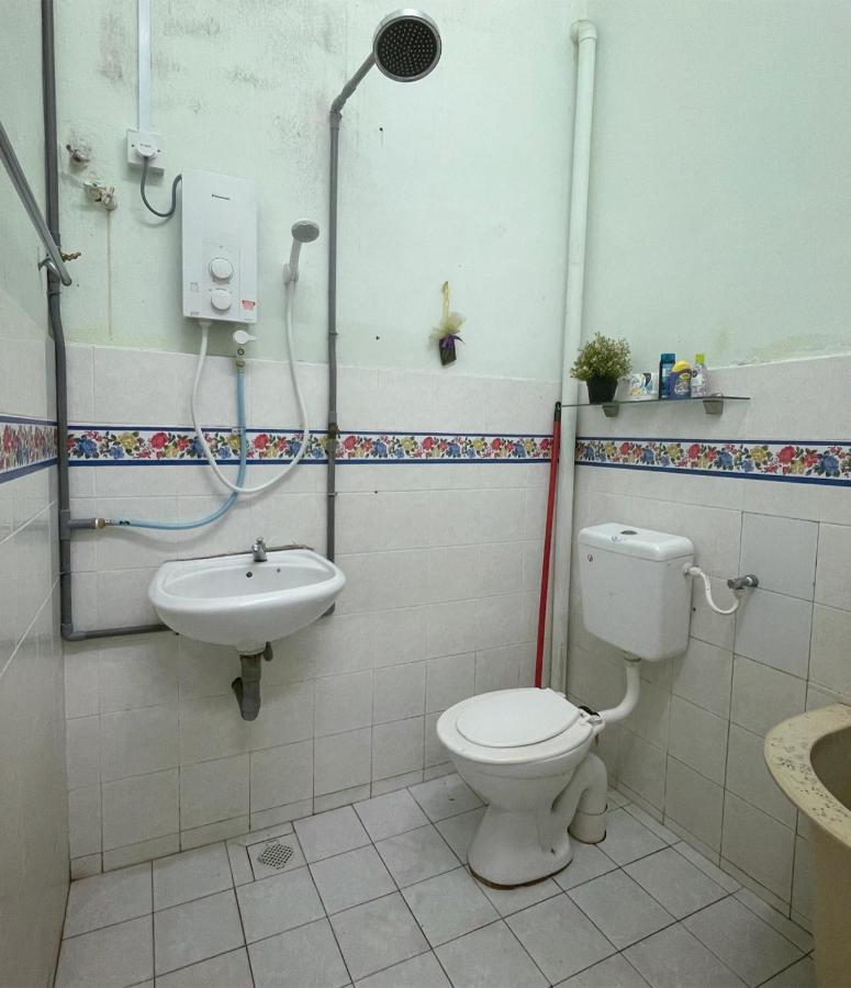 Homestaymuslim Di Teluk Intan Exterior foto